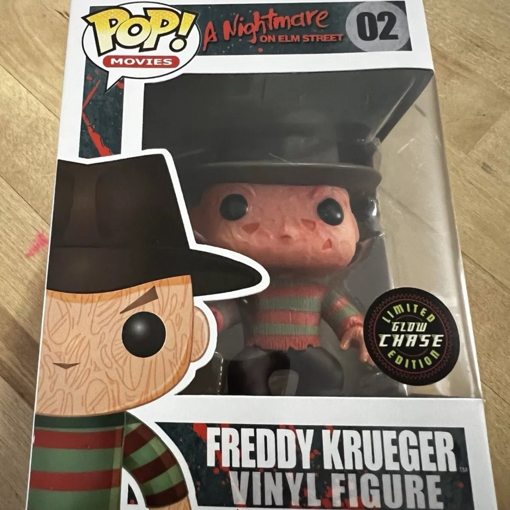 Funko pop Freddy Kruger chase glow in the dark